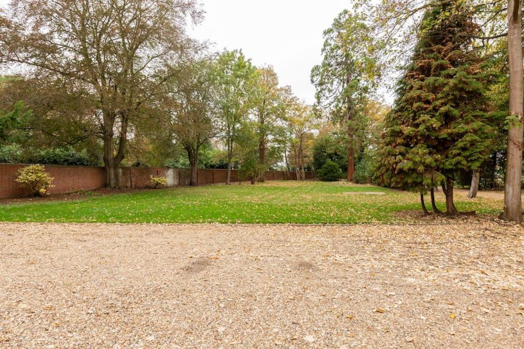 Dorney Windsor Legoland 5 Star Stay For Upto 14 Guests Extérieur photo